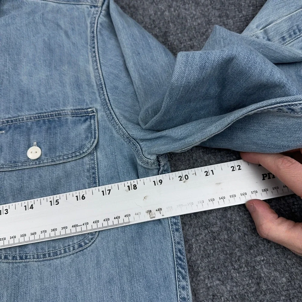 J.Crew Midweight Denim Workshirt Mens Small Light Wash Long Sleeve Utility BT744